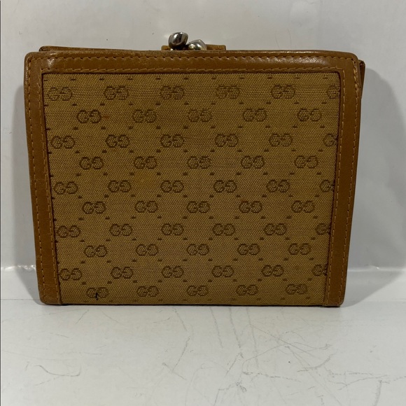 Gucci Tan Monogram Canvas Wallet - Picture 11 of 12